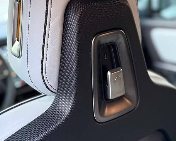 Белый Rivian R1S, объемом двигателя 0 л и пробегом 19 тыс. км за 47777 $, фото 130 на Automoto.ua