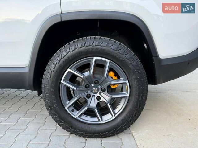 Белый Rivian R1S, объемом двигателя 0 л и пробегом 19 тыс. км за 47777 $, фото 66 на Automoto.ua