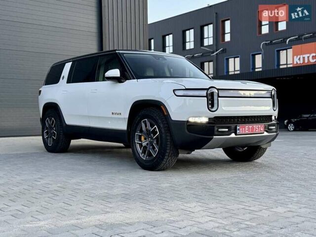 Белый Rivian R1S, объемом двигателя 0 л и пробегом 19 тыс. км за 47777 $, фото 192 на Automoto.ua
