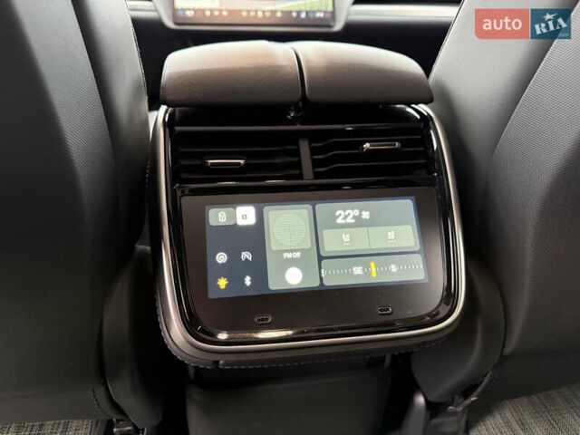 Білий Rivian R1S, об'ємом двигуна 0 л та пробігом 35 тис. км за 55000 $, фото 16 на Automoto.ua