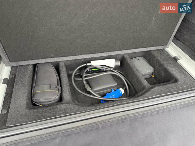 Білий Rivian R1S, об'ємом двигуна 0 л та пробігом 35 тис. км за 55000 $, фото 21 на Automoto.ua