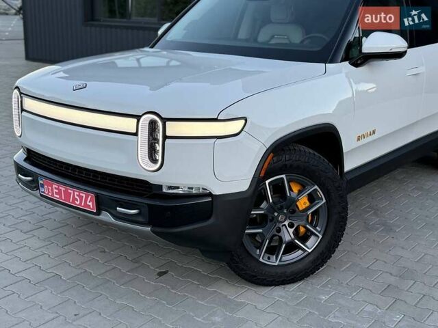 Белый Rivian R1S, объемом двигателя 0 л и пробегом 19 тыс. км за 47777 $, фото 186 на Automoto.ua
