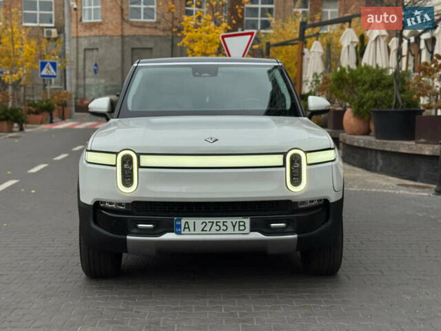 Белый Rivian R1S, объемом двигателя 0 л и пробегом 21 тыс. км за 55000 $, фото 3 на Automoto.ua
