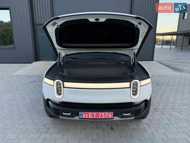 Белый Rivian R1S, объемом двигателя 0 л и пробегом 19 тыс. км за 47777 $, фото 82 на Automoto.ua