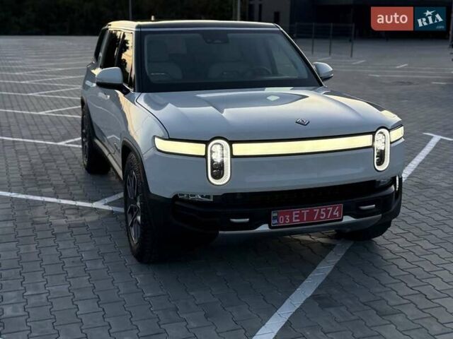Белый Rivian R1S, объемом двигателя 0 л и пробегом 19 тыс. км за 47777 $, фото 198 на Automoto.ua