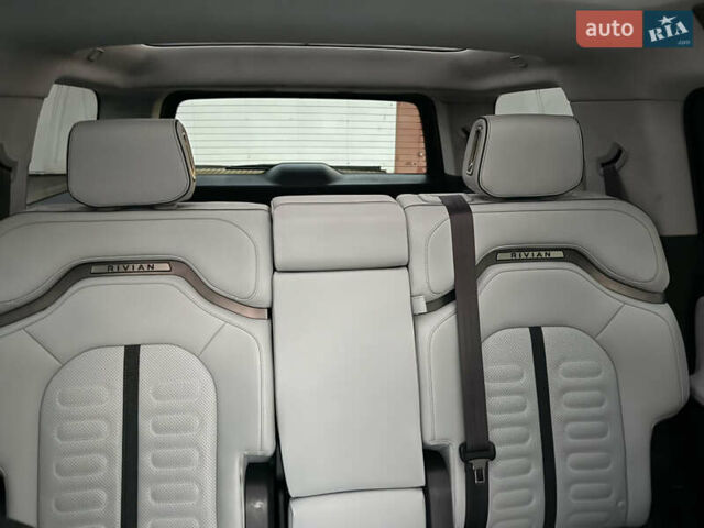 Белый Rivian R1S, объемом двигателя 0 л и пробегом 35 тыс. км за 58000 $, фото 22 на Automoto.ua