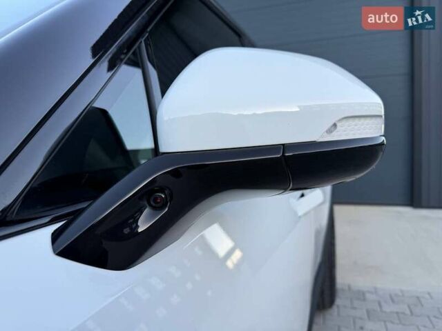 Белый Rivian R1S, объемом двигателя 0 л и пробегом 19 тыс. км за 47777 $, фото 41 на Automoto.ua