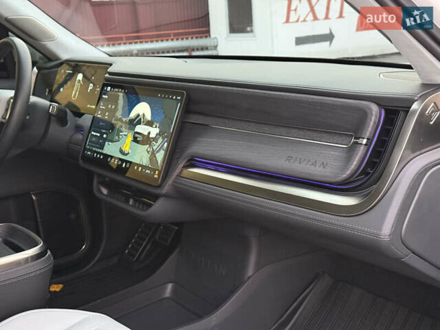 Белый Rivian R1S, объемом двигателя 0 л и пробегом 35 тыс. км за 58000 $, фото 21 на Automoto.ua