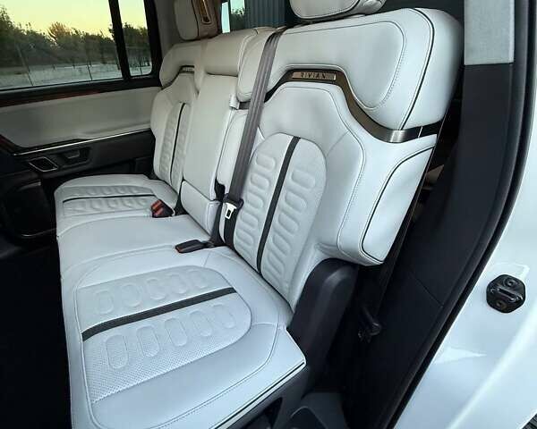 Белый Rivian R1S, объемом двигателя 0 л и пробегом 19 тыс. км за 47777 $, фото 126 на Automoto.ua