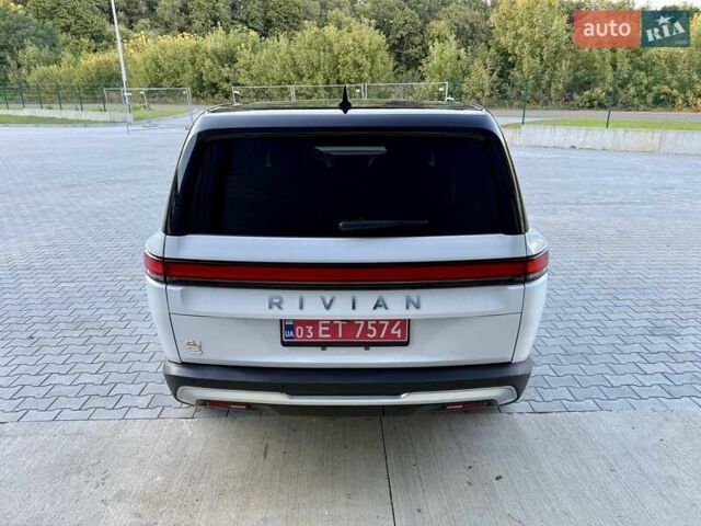 Белый Rivian R1S, объемом двигателя 0 л и пробегом 19 тыс. км за 47777 $, фото 9 на Automoto.ua