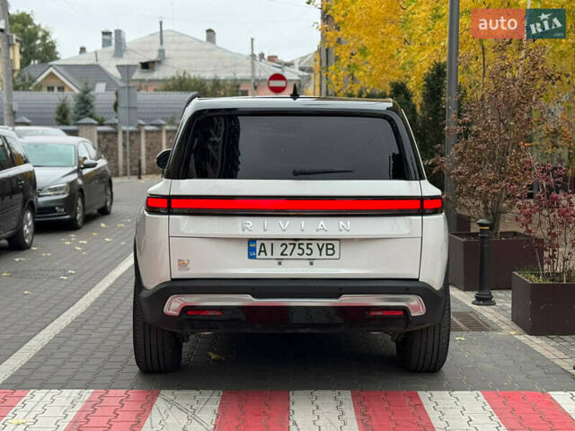 Белый Rivian R1S, объемом двигателя 0 л и пробегом 21 тыс. км за 55000 $, фото 7 на Automoto.ua