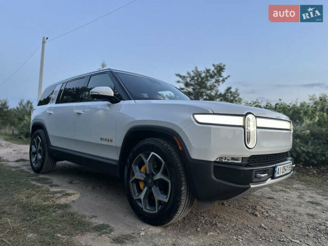 Белый Rivian R1S, объемом двигателя 0 л и пробегом 8 тыс. км за 56000 $, фото 4 на Automoto.ua