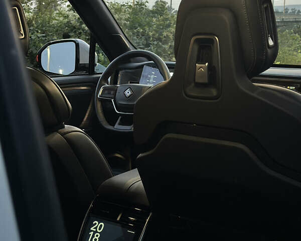 Белый Rivian R1S, объемом двигателя 0 л и пробегом 8 тыс. км за 56000 $, фото 26 на Automoto.ua