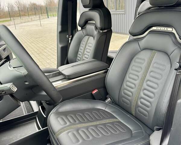 Білий Rivian R1S, об'ємом двигуна 0 л та пробігом 5 тис. км за 49999 $, фото 31 на Automoto.ua