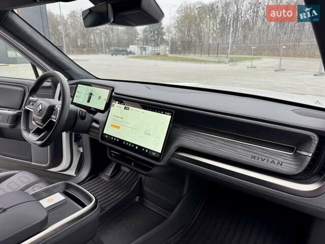 Білий Rivian R1S, об'ємом двигуна 0 л та пробігом 5 тис. км за 49999 $, фото 32 на Automoto.ua