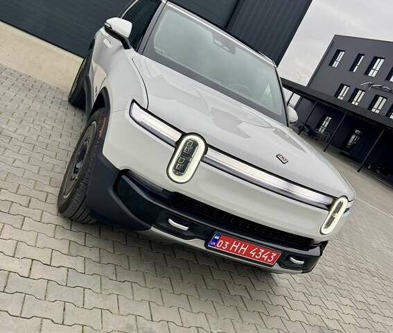 Білий Rivian R1S, об'ємом двигуна 0 л та пробігом 5 тис. км за 49999 $, фото 19 на Automoto.ua