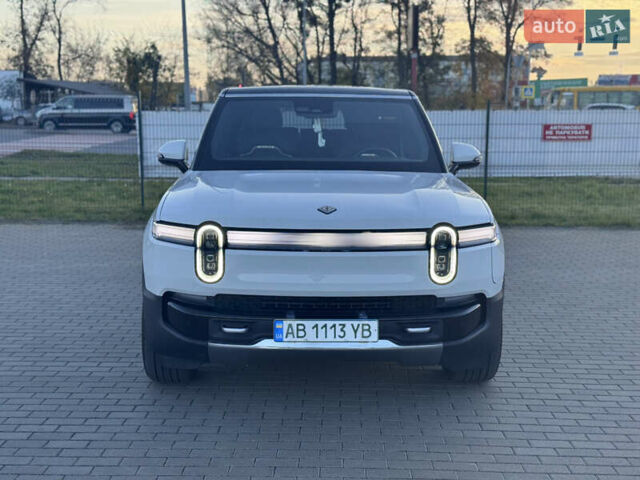 Rivian R1S 2025 в Виннице на Automoto.ua Белый Rivian R1S, объемом двигателя 0 л и пробегом 6 тыс. км за 65000 $, фото 2 на Automoto.ua