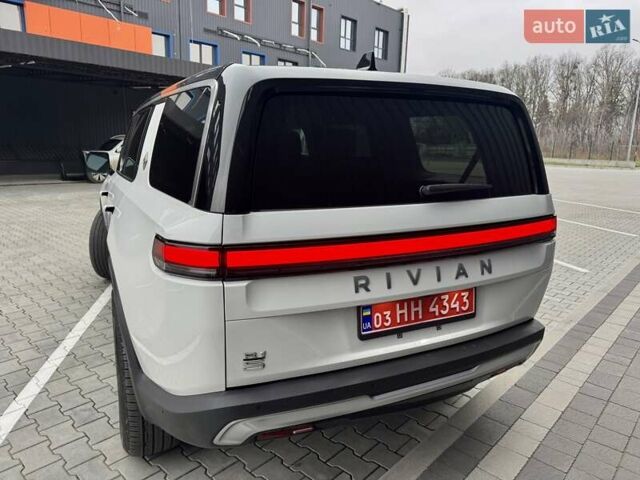 Білий Rivian R1S, об'ємом двигуна 0 л та пробігом 5 тис. км за 49999 $, фото 47 на Automoto.ua