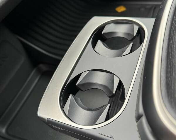 Білий Rivian R1S, об'ємом двигуна 0 л та пробігом 5 тис. км за 49999 $, фото 36 на Automoto.ua