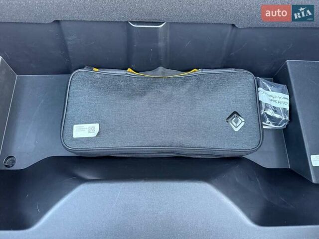 Білий Rivian R1S, об'ємом двигуна 0 л та пробігом 5 тис. км за 49999 $, фото 60 на Automoto.ua