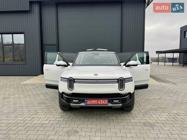Білий Rivian R1S, об'ємом двигуна 0 л та пробігом 5 тис. км за 49999 $, фото 15 на Automoto.ua