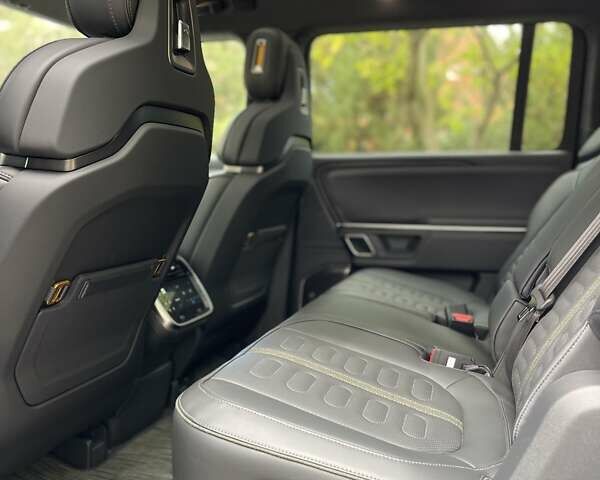 Белый Rivian R1S, объемом двигателя 0 л и пробегом 1 тыс. км за 55900 $, фото 34 на Automoto.ua