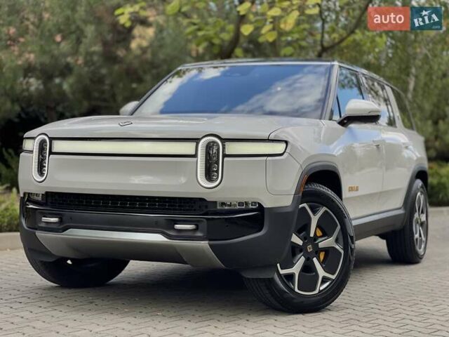 Белый Rivian R1S, объемом двигателя 0 л и пробегом 1 тыс. км за 55900 $, фото 8 на Automoto.ua