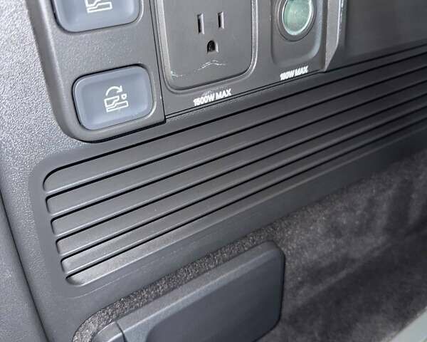 Білий Rivian R1S, об'ємом двигуна 0 л та пробігом 5 тис. км за 49999 $, фото 56 на Automoto.ua