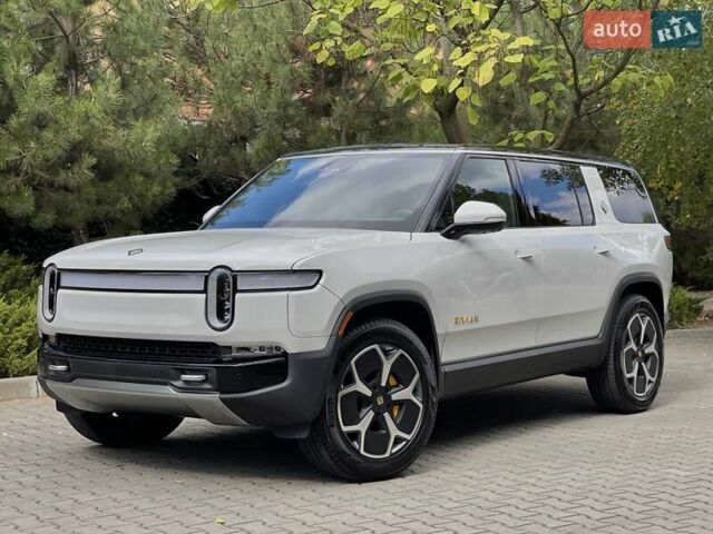 Белый Rivian R1S, объемом двигателя 0 л и пробегом 1 тыс. км за 55900 $, фото 2 на Automoto.ua