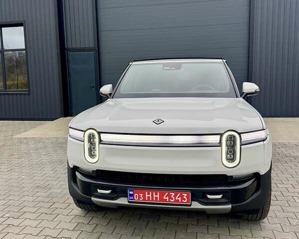 Білий Rivian R1S, об'ємом двигуна 0 л та пробігом 5 тис. км за 49999 $, фото 8 на Automoto.ua