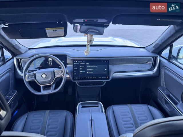 Rivian R1S 2025 в Виннице на Automoto.ua Белый Rivian R1S, объемом двигателя 0 л и пробегом 6 тыс. км за 65000 $, фото 10 на Automoto.ua