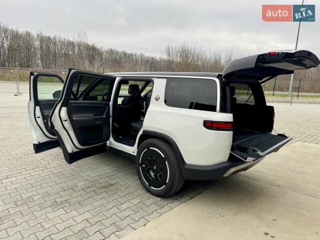 Білий Rivian R1S, об'ємом двигуна 0 л та пробігом 5 тис. км за 49999 $, фото 20 на Automoto.ua