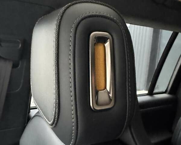 Білий Rivian R1S, об'ємом двигуна 0 л та пробігом 5 тис. км за 49999 $, фото 40 на Automoto.ua