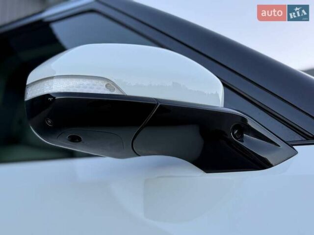 Білий Rivian R1S, об'ємом двигуна 0 л та пробігом 5 тис. км за 49999 $, фото 59 на Automoto.ua