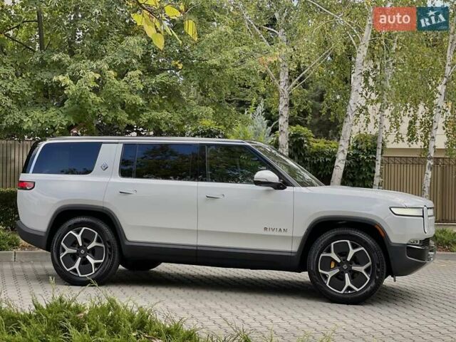 Белый Rivian R1S, объемом двигателя 0 л и пробегом 1 тыс. км за 55900 $, фото 12 на Automoto.ua