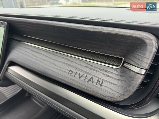 Білий Rivian R1S, об'ємом двигуна 0 л та пробігом 5 тис. км за 49999 $, фото 37 на Automoto.ua