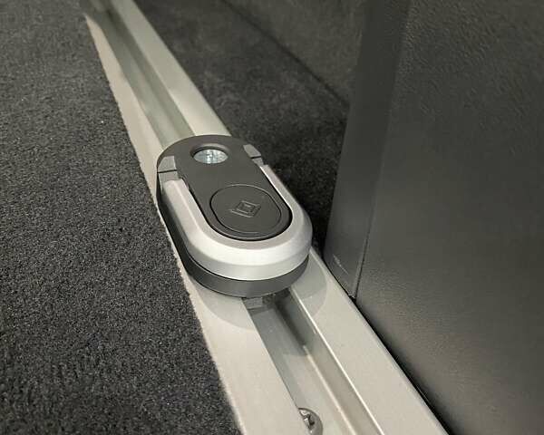 Черный Rivian R1S, объемом двигателя 0 л и пробегом 1 тыс. км за 81000 $, фото 11 на Automoto.ua