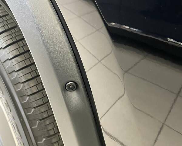 Черный Rivian R1S, объемом двигателя 0 л и пробегом 1 тыс. км за 81000 $, фото 7 на Automoto.ua