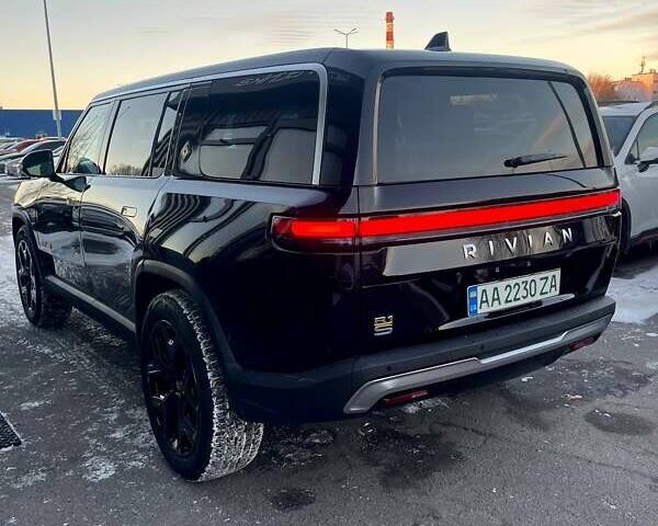 Черный Rivian R1S, объемом двигателя 0 л и пробегом 10 тыс. км за 58900 $, фото 3 на Automoto.ua
