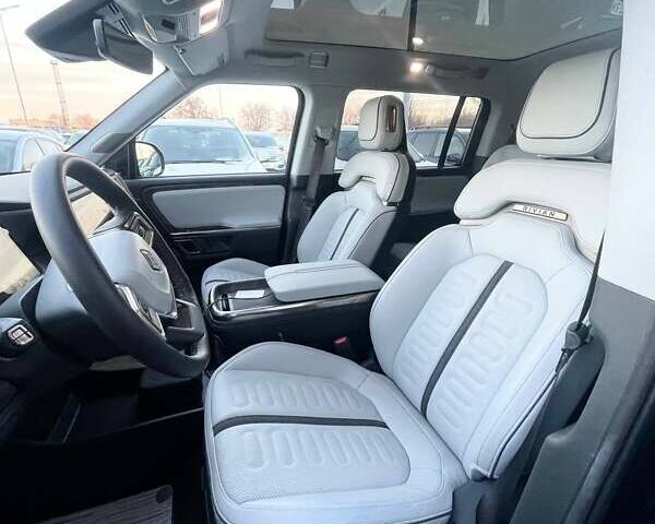 Черный Rivian R1S, объемом двигателя 0 л и пробегом 10 тыс. км за 58900 $, фото 5 на Automoto.ua