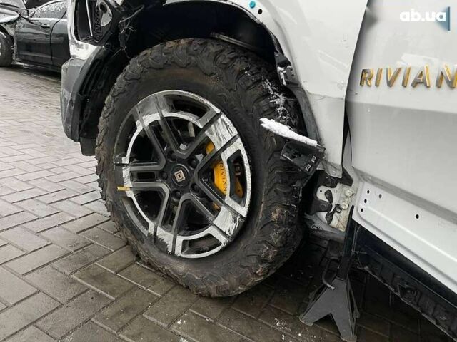 Rivian R1S, объемом двигателя 4.25 л и пробегом 25 тыс. км за 35000 $, фото 20 на Automoto.ua