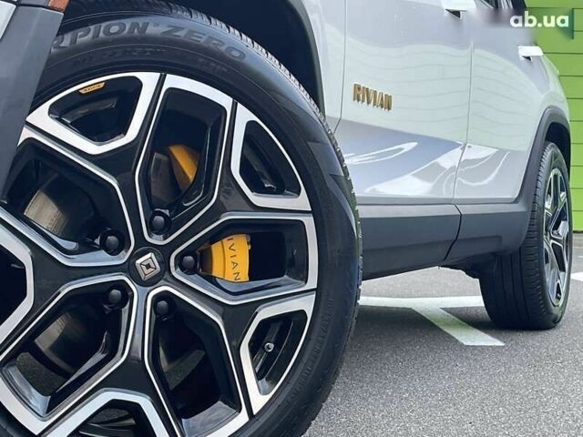 Rivian R1S 2022 в Киеве на Automoto.ua Rivian R1S, объемом двигателя 0 л и пробегом 23 тыс. км за 48500 $, фото 2 на Automoto.ua