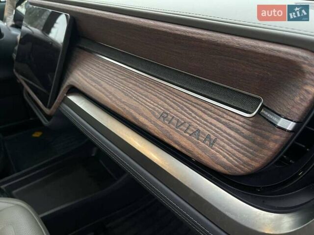 Rivian R1S, объемом двигателя 0 л и пробегом 25 тыс. км за 35000 $, фото 18 на Automoto.ua