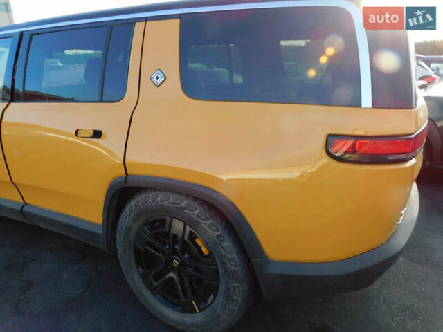 Желтый Rivian R1S, объемом двигателя 0 л и пробегом 16 тыс. км за 29900 $, фото 3 на Automoto.ua
