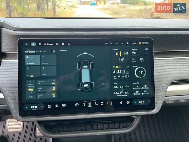 Желтый Rivian R1S, объемом двигателя 0 л и пробегом 21 тыс. км за 65000 $, фото 9 на Automoto.ua