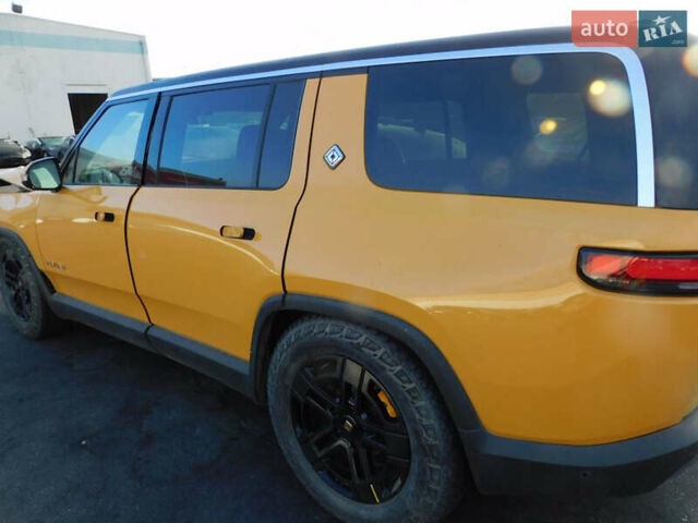 Желтый Rivian R1S, объемом двигателя 0 л и пробегом 16 тыс. км за 29900 $, фото 4 на Automoto.ua