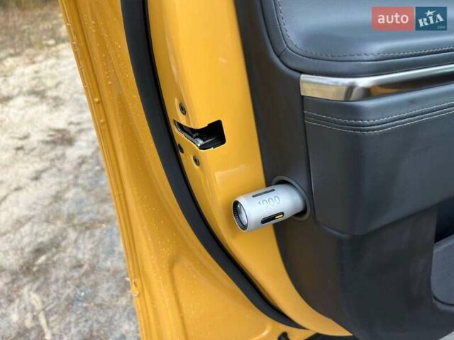 Желтый Rivian R1S, объемом двигателя 0 л и пробегом 21 тыс. км за 65000 $, фото 11 на Automoto.ua