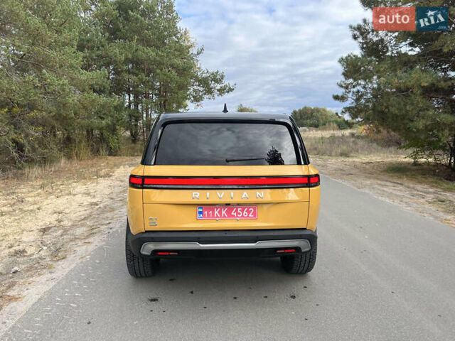 Желтый Rivian R1S, объемом двигателя 0 л и пробегом 21 тыс. км за 65000 $, фото 4 на Automoto.ua