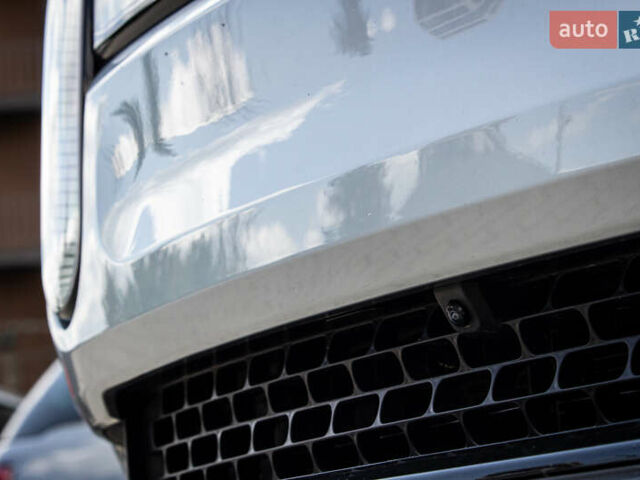 Сірий Rivian R1S, об'ємом двигуна 0 л та пробігом 54 тис. км за 52000 $, фото 13 на Automoto.ua