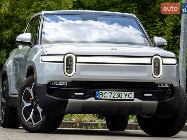 Сірий Rivian R1S, об'ємом двигуна 0 л та пробігом 54 тис. км за 52000 $, фото 16 на Automoto.ua